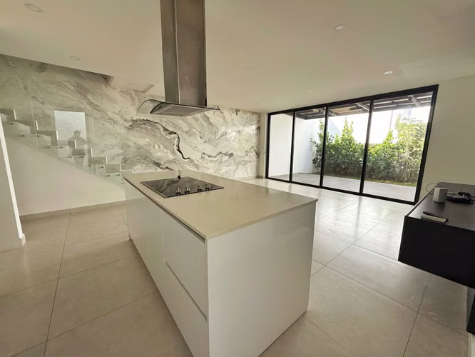 Exclusiva casa en alquiler en condominio en Pozos de Santa Ana! P582 - Imagen 5