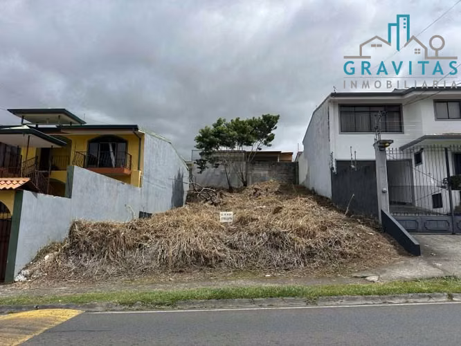Venta de lote en Curridabat | 301 m2 | USO RESIDENCIAL | F 716