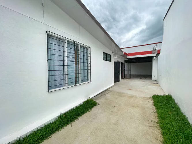 Casa de una planta y jardín con gran potencial en Rohrmoser!! P610 - Imagen 8