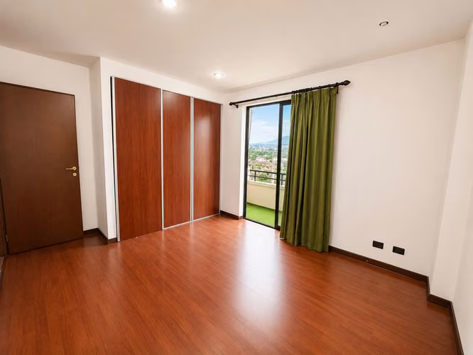 Apartamento cerca de Avenida Escazú | Alquiler o venta. P635 - Imagen 7