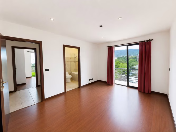 Apartamento cerca de Avenida Escazú | Alquiler o venta. P635 - Imagen 9