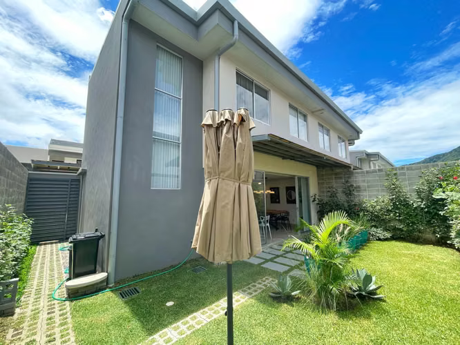 FINA CASA EN VENTA EN AYARCO DE CURRIDABAT! P636 - Imagen 2