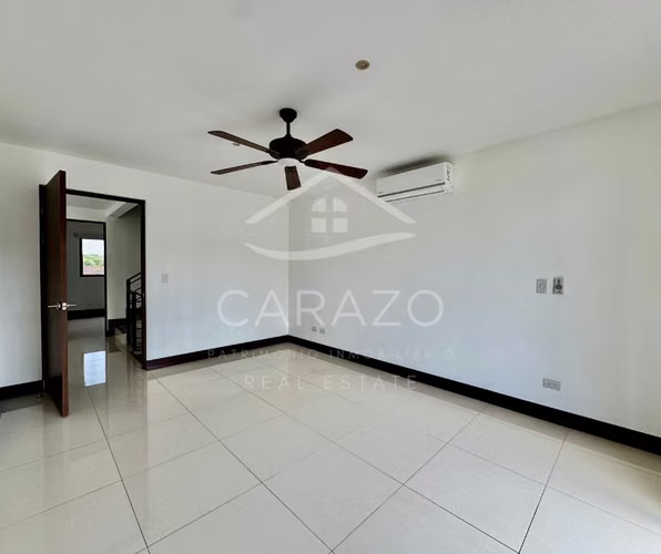 CASA ESQUINERA EN ALQUILER EN PARQUES DEL SOL  - Imagen 6