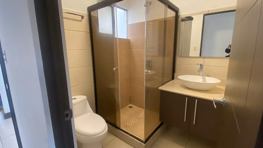 Apartamento en Alquiler San Sebastián | 3 Habitaciones | 3 Baños | 2 Parqueos | 500.000 - Imagen 6
