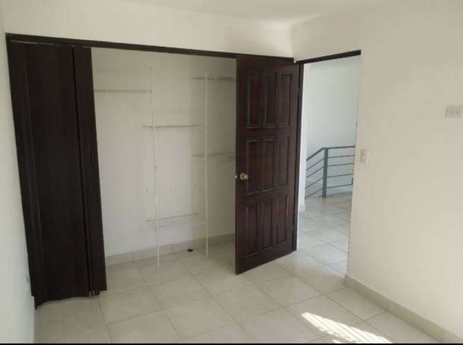 Apartamento de dos plantas en alquiler