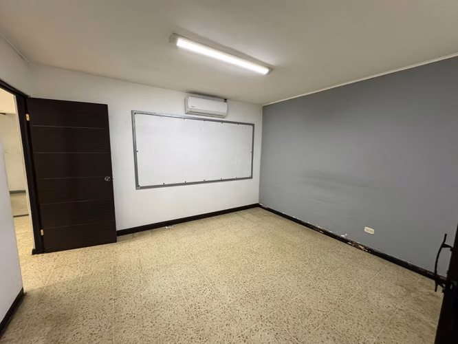 Se alquila Propiedad Comercial en Rohrmoser, San José. - Imagen 13