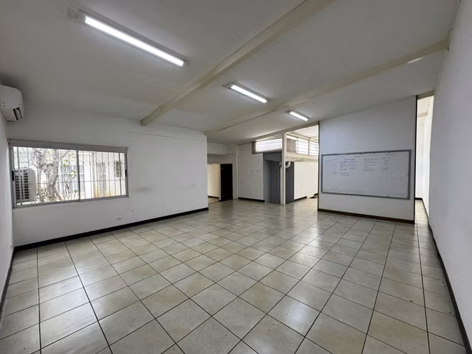 Se alquila Propiedad Comercial en Rohrmoser, San José. - Imagen 3