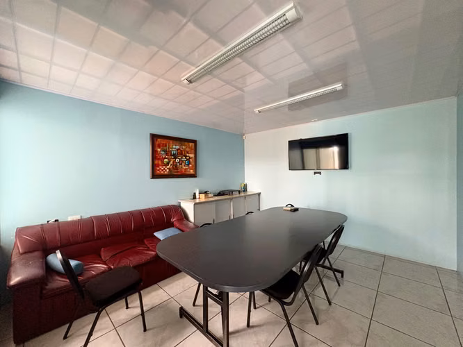 Se Alquila Edificio de Oficinas 324m² en Los Yoses Sur, Zapote | 6 Parqueos - Imagen 8