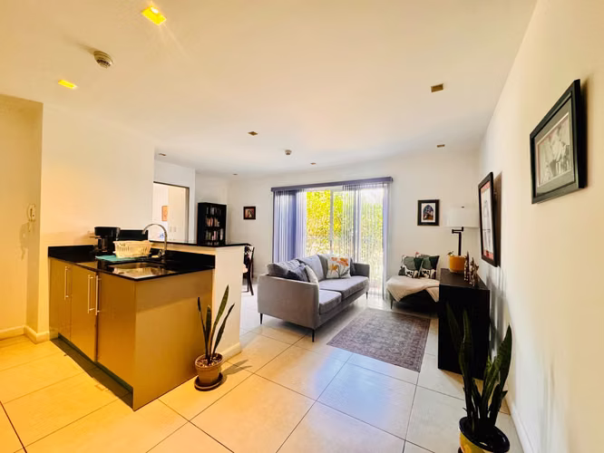 Alquiler semi amoblado en Condominio Pinares- Servicios incluidos 43388 - Imagen 2