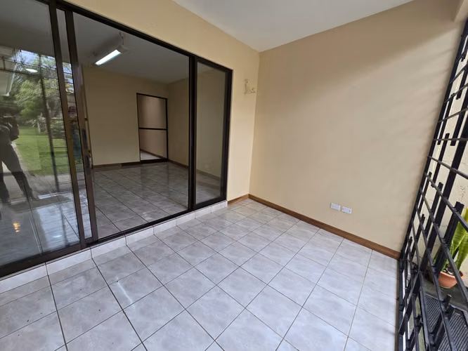 Alquiler de casa independiente en Alajuelita  - Imagen 6