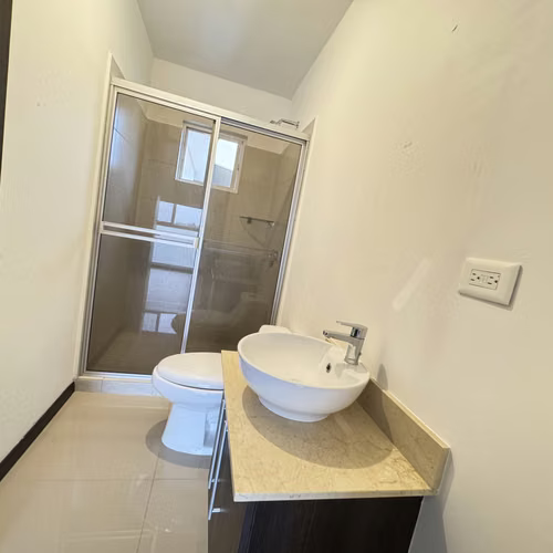 Alquilo apartamento casi nuevo. Condominio Cipreses Granadilla - Imagen 9