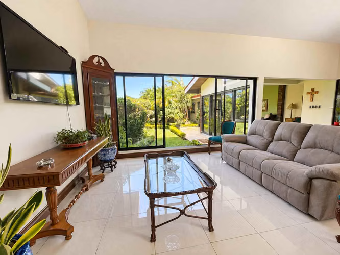 Venta de Casa de un Nivel, Escazú - Imagen 3