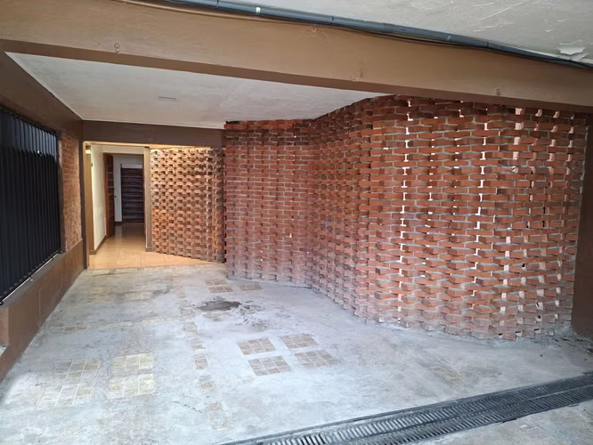 Casa dos plantas 2 habitaciones y un estudio en Curridabat - Imagen 3
