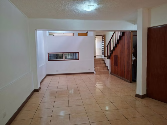 Casa dos plantas 2 habitaciones y un estudio en Curridabat - Imagen 6