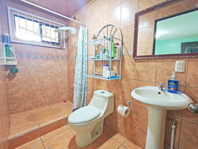 Hermosa casa con Lindo Jardín a 25 minutos de La Fortuna - Imagen 19