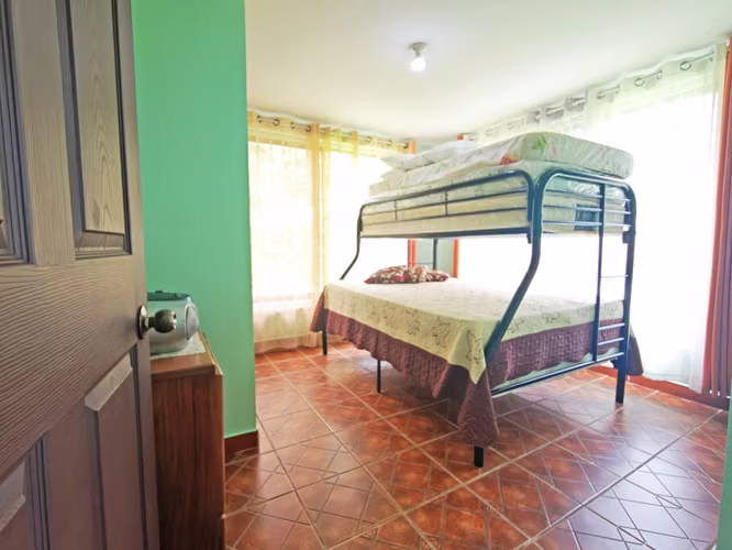 Hermosa casa con Lindo Jardín a 25 minutos de La Fortuna - Imagen 18