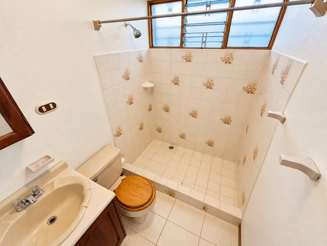 Venta Casa Suelo Mixto Montelimar, Guadalupe, San José - Imagen 11