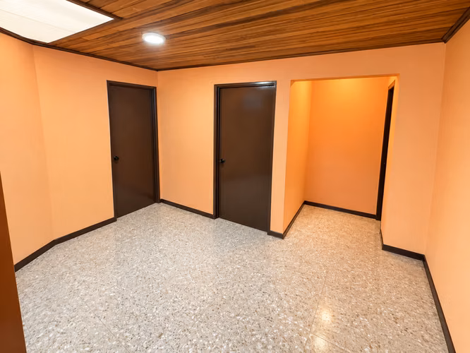 Venta Casa Suelo Mixto Montelimar, Guadalupe, San José - Imagen 4
