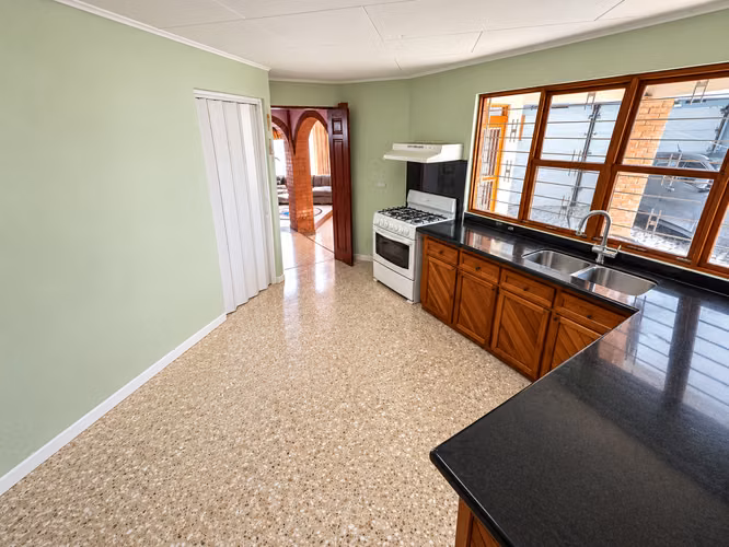 Venta Casa Suelo Mixto Montelimar, Guadalupe, San José - Imagen 5
