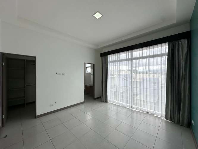 Santo Domingo de Heredia | 200 m² | 3 Niveles | Terraza y Jardín - Imagen 18