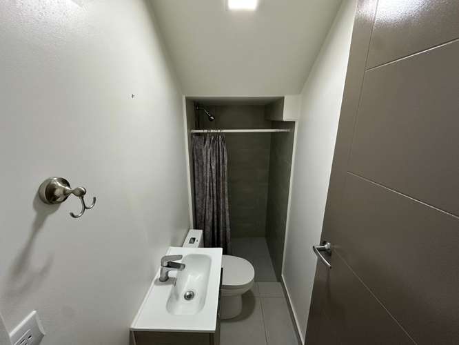 Santo Domingo de Heredia | 200 m² | 3 Niveles | Terraza y Jardín - Imagen 4