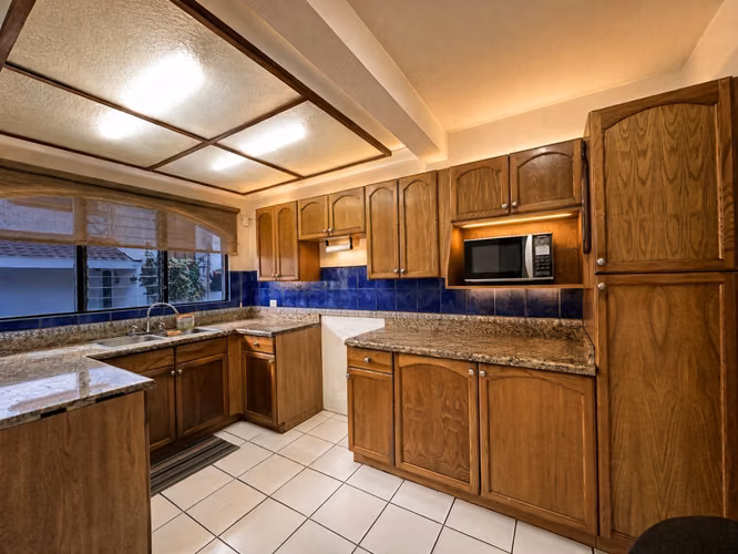 SE VENDE CASA EN CONDOMINIO ROHRMOSER  - Imagen 4