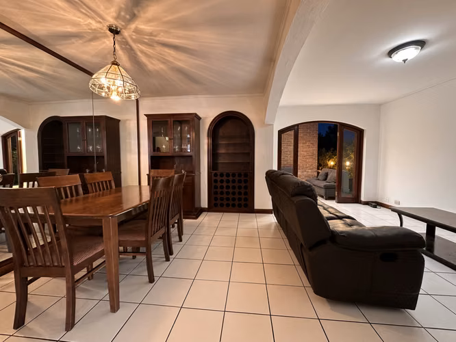 SE VENDE CASA EN CONDOMINIO ROHRMOSER  - Imagen 7