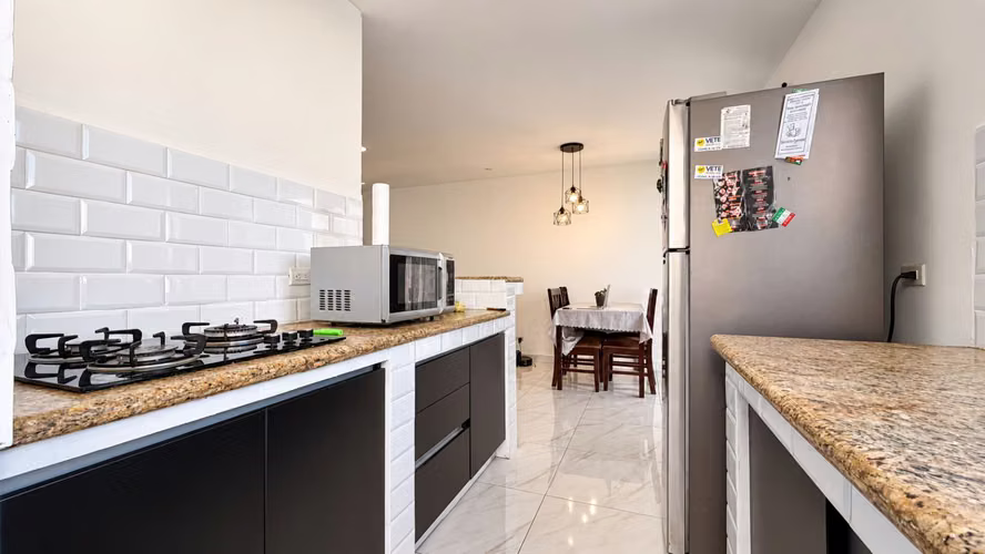 CASA EN VENTA | SAN ANTONIO, ALAJUELA | 2 HABITACIONES | 2 PARQUEOS | CONDOMINIO - Imagen 2