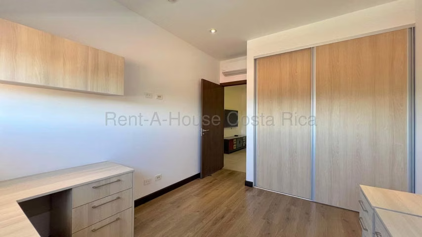 Venta de PENTHOUSE AMUEBLADO en San Rafael de Escazú. 27-702 - Imagen 6