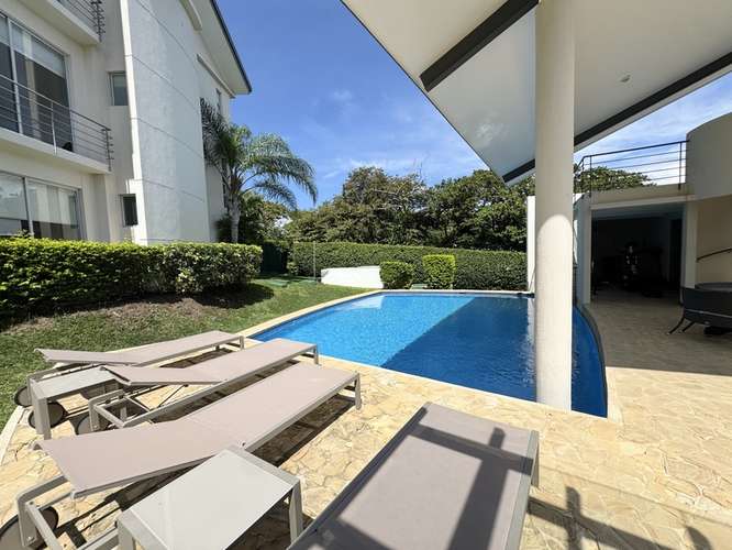 Se Vende | Amplio Condo con Gran Patio Privado en Santa Ana | $330,000 ID27528 - Imagen 11
