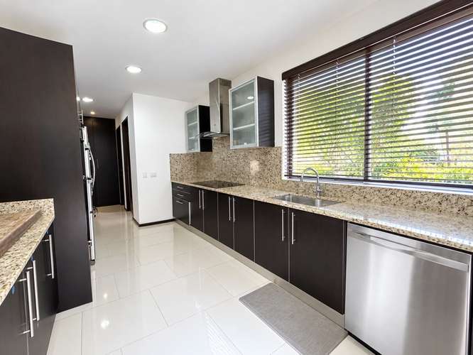 Se Vende | Amplio Condo con Gran Patio Privado en Santa Ana | $330,000 ID27528 - Imagen 6