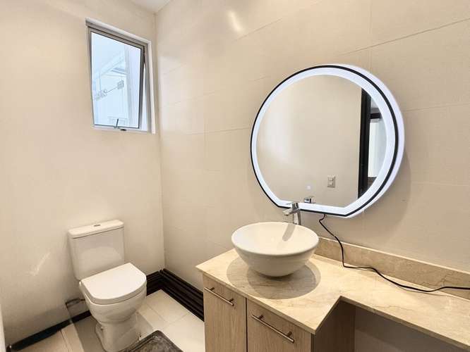Se Vende | Amplio Condo con Gran Patio Privado en Santa Ana | $330,000 ID27528 - Imagen 7