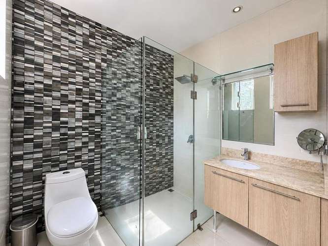 Se Vende | Amplio Condo con Gran Patio Privado en Santa Ana | $330,000 ID27528 - Imagen 4