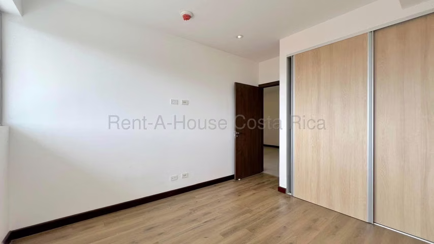 Venta de PENTHOUSE con amplio Balcón en San Rafael de Escazú. 27-698 - Imagen 7