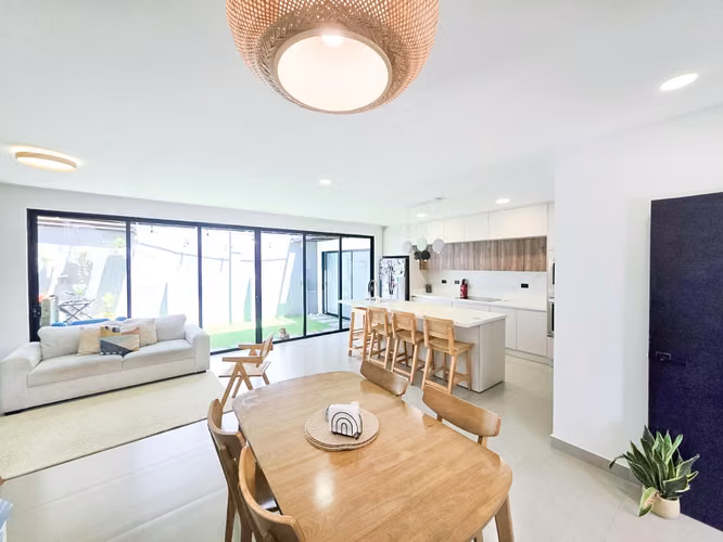 Sale of house in condo Naia Guachipelín de Escazú