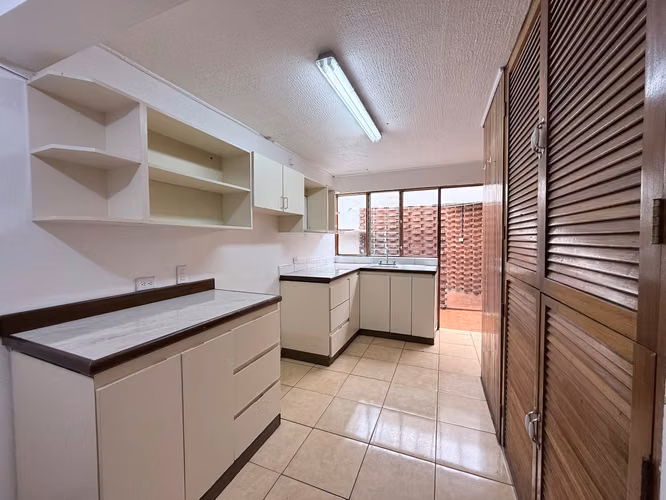Guayabos Curridabat | Espaciosa Casa con Jardín | Residencial Privado - Imagen 9
