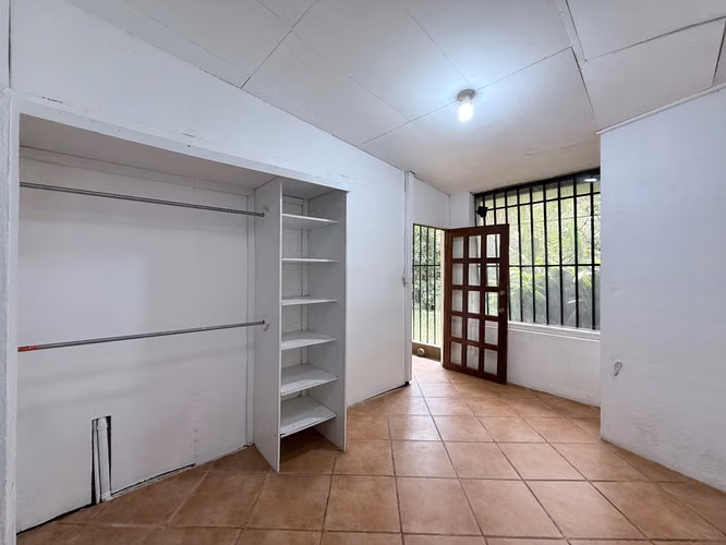 Guayabos Curridabat | Espaciosa Casa con Jardín | Residencial Privado - Imagen 16