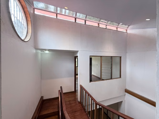 Guayabos Curridabat | Espaciosa Casa con Jardín | Residencial Privado - Imagen 12