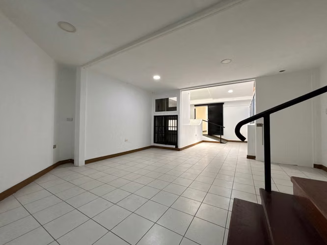 ALQUILER OFICINAS O LOCAL COMERCIAL DE 800 M² | BARRIO ESCALANTE, SAN JOSÉ - Imagen 19