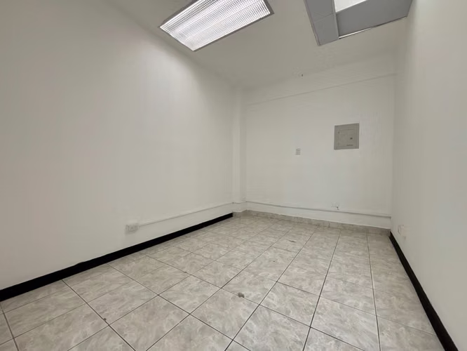 ALQUILER OFICINAS O LOCAL COMERCIAL DE 800 M² | BARRIO ESCALANTE, SAN JOSÉ - Imagen 17
