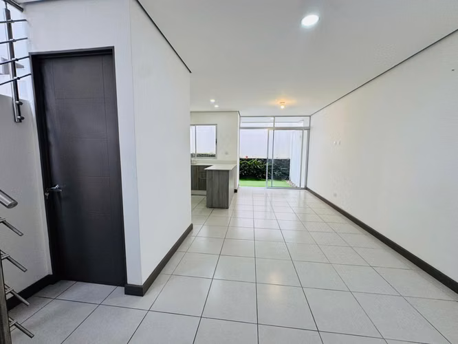 ALQUILER DE CASA EN CONDOMINIO MONTES DE OCA - Imagen 5