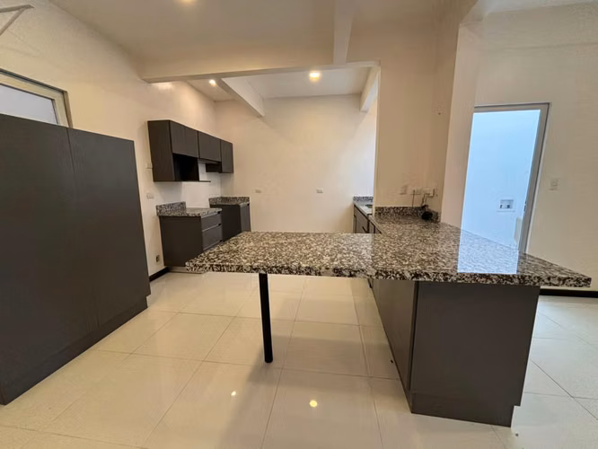 Alquiler de Apartamento - San Rafael de Escazu