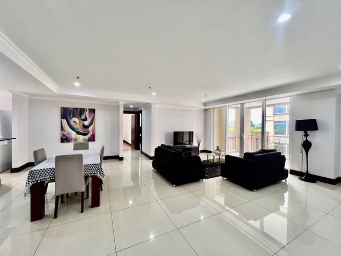 Se Alquila Apartamento Amoblado  en Sabana Sur - 2 Habitaciones - 2 Baños - 2 Parqueos - Imagen 2
