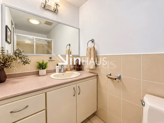 Venta de apartamento con linda vista en Uruca - Imagen 12