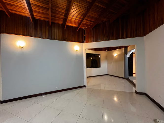 Casa en venta en Guachipelín de Escazú | 645 m² de terreno | Financiamiento disponible - Imagen 8