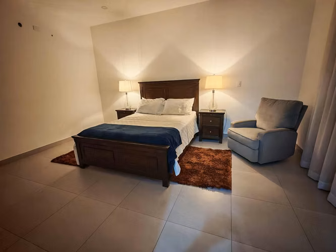 Condominio en Pozos, Santa Ana - Casa de Lujo SIN MUEBLES - Imagen 13