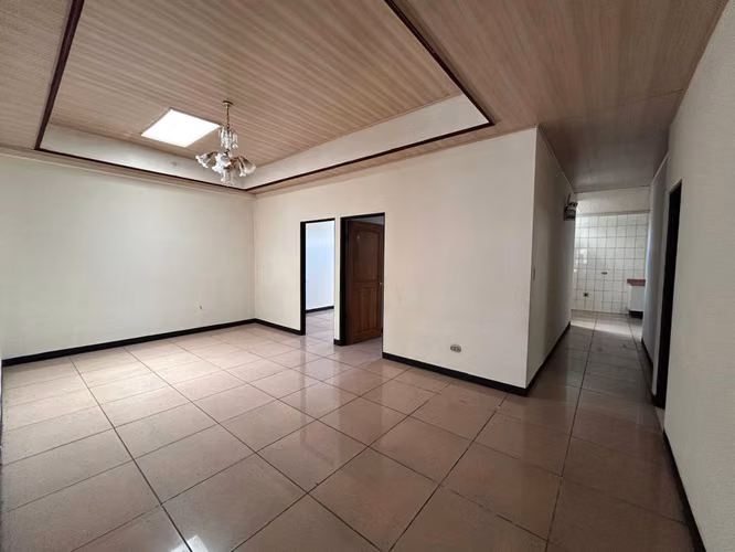 Alquiler de Bodega Con Uso Comercial e Industrial en Belén - Imagen 12