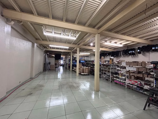 Alquiler de Bodega Con Uso Comercial e Industrial en Belén - Imagen 7