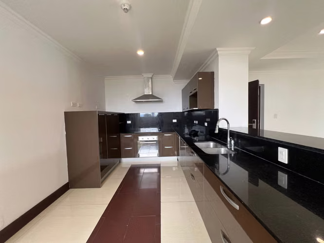 Ubicado en zona privilegiada de Sabana Sur.  Apartamento  de 2 habitaciones y 2 baños completos, 2 parqueos  - Imagen 6