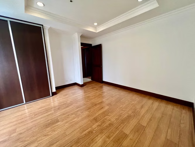Ubicado en zona privilegiada de Sabana Sur.  Apartamento  de 2 habitaciones y 2 baños completos, 2 parqueos  - Imagen 14
